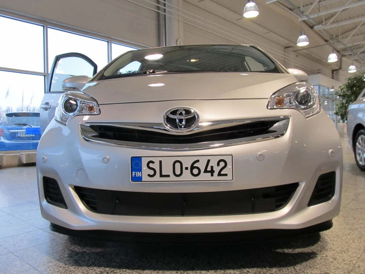 Tammer-Suoja Toyota Verso S Vm. 2014- 1 Tammer-Suoja Toyota Verso S Vm. 2014-